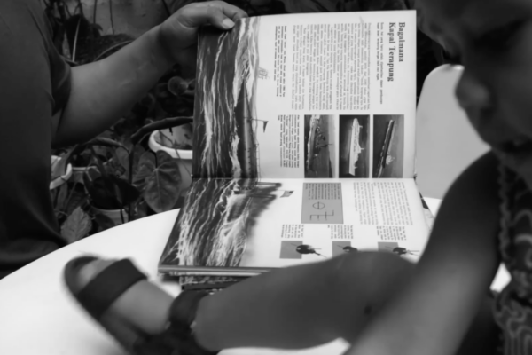 Pipit Dalam Badai (Sparrow in a Storm) | Van Luber Parensen Pipit Dalam Badai (Sparrow in a Storm) | Van Luber Parensen