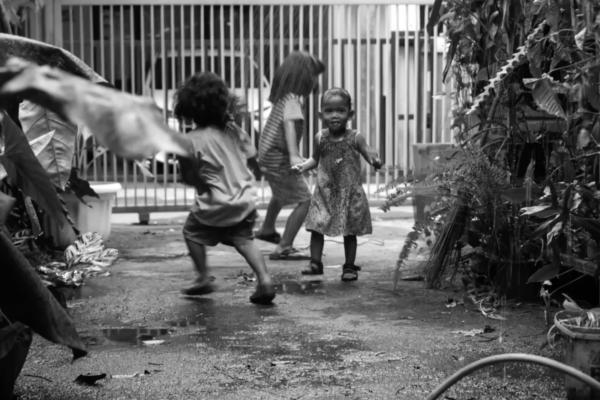 Pipit Dalam Badai (Sparrow in a Storm) | Van Luber Parensen Pipit Dalam Badai (Sparrow in a Storm) | Van Luber Parensen